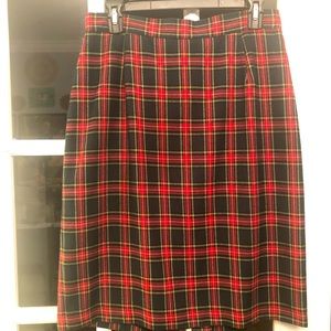 Vintage women’s plaid skirt - size 12